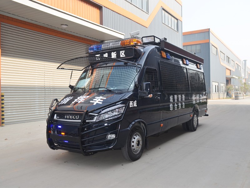 依维柯指挥车